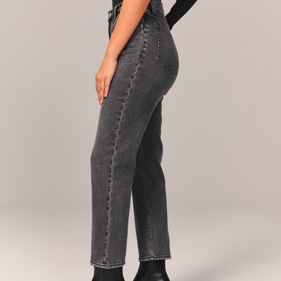 NWOT | Abercrombie & Fitch | Ultra High Rise Ankle Straight Jeans - Picture 4 of 12